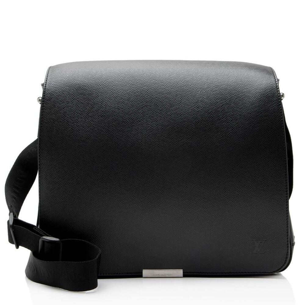 Louis Vuitton Vintage Taiga Leather Viktor Messenger